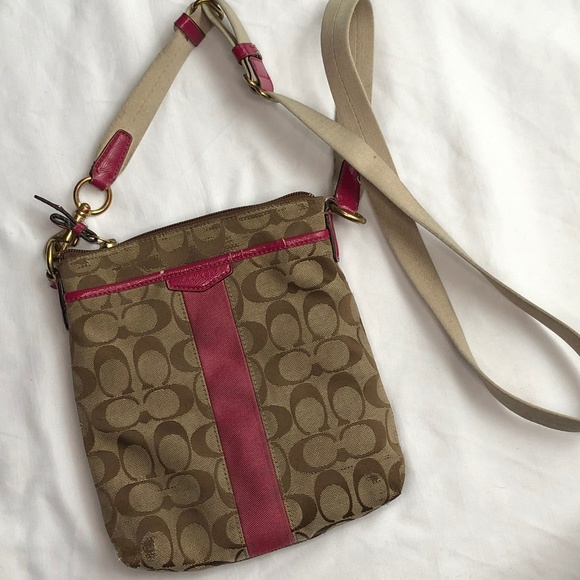 Coach Handbags - Coach Signature C Crossbody